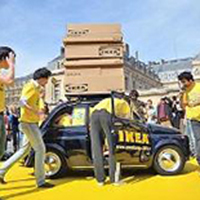 Quatorze étudiants dans une Fiat 500!