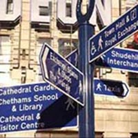 MANCHESTER: La "dirty old town" s'est muée en métropole rayonnante